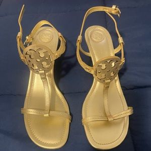 Worn once to a wedding party.  Too high for me